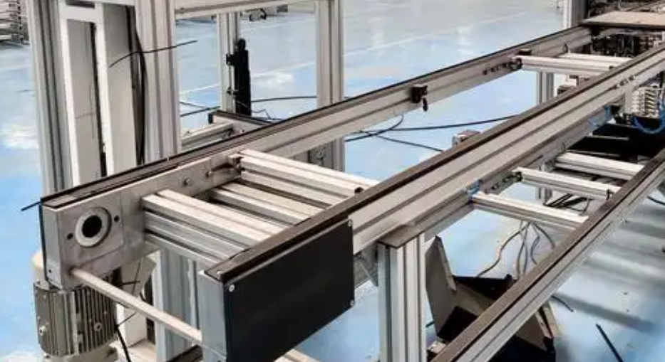 選擇電機(jī)驅(qū)動(dòng)柔性輸送線時(shí)，需考慮以下因素