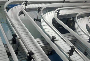 核心硬件材質(zhì)對(duì)柔性鏈輸送線的價(jià)格有什么影響？